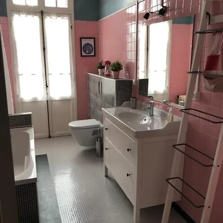 Maison Bernadette - Premier Etage Apartment *